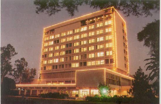 Hotel Clarks Avadh Lucknow Online Booking Room Rates Tariff India Hotels